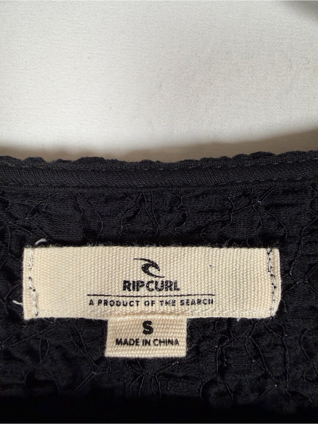 Nwt Rip Curl Black Sunset Luau Textured Cropped Button V-Neck Top - Coastal — image 2 of 8